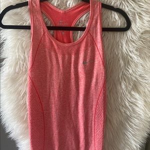 NIKE DRI-FIT WORKOUT TOP SIZE SMALL